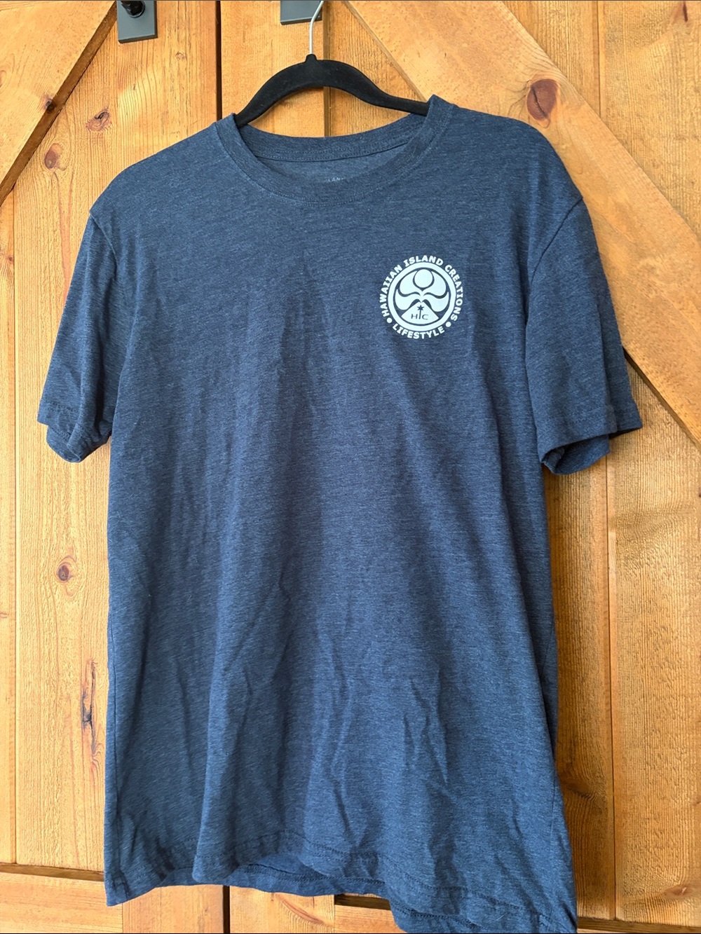 HIC (Hawaiian Island Creations) Men's Short-Sleeve Navy Graphic Tee